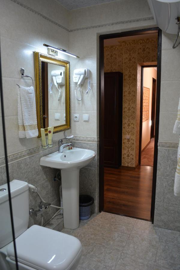 Nur M Hotel Tasjkent Buitenkant foto