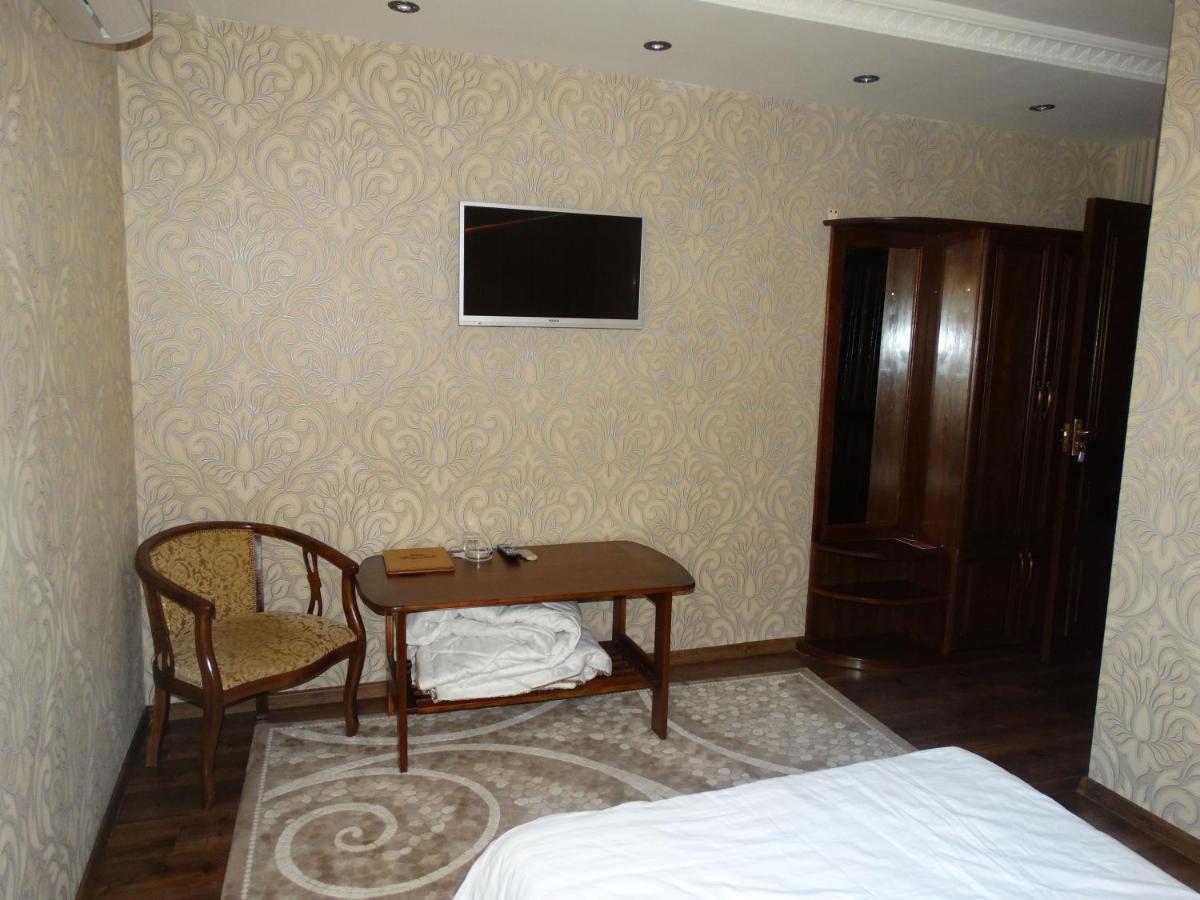 Nur M Hotel Tasjkent Buitenkant foto