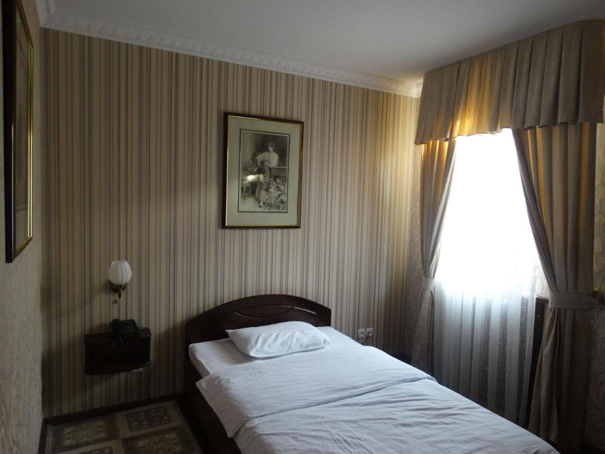 Nur M Hotel Tasjkent Buitenkant foto