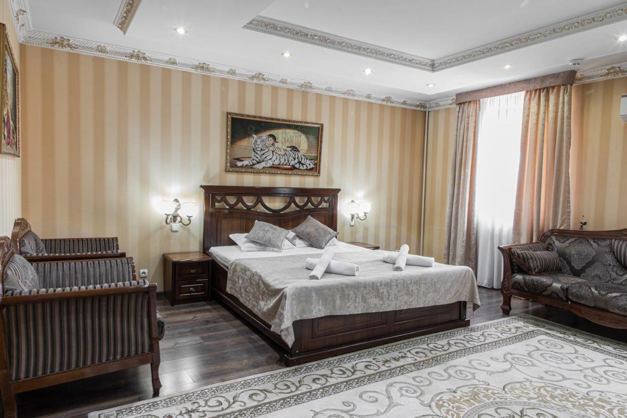 Nur M Hotel Tasjkent Buitenkant foto