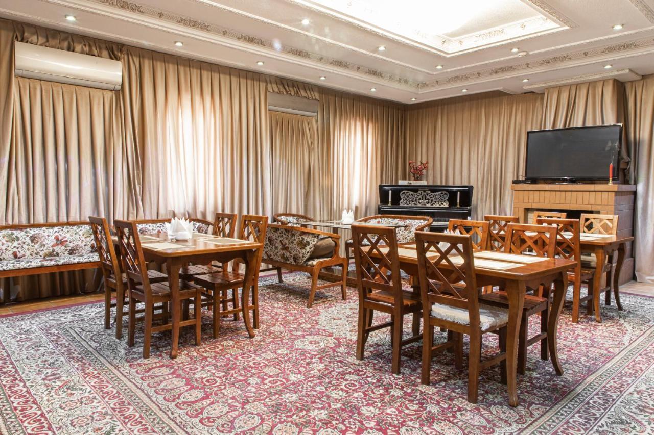 Nur M Hotel Tasjkent Buitenkant foto
