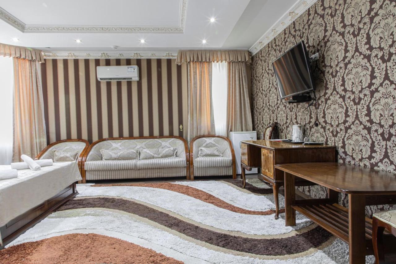 Nur M Hotel Tasjkent Buitenkant foto