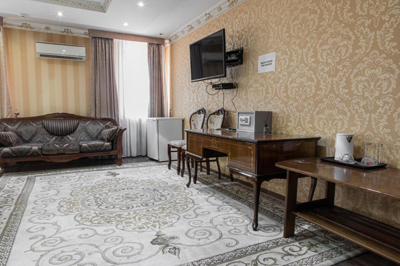 Nur M Hotel Tasjkent Buitenkant foto